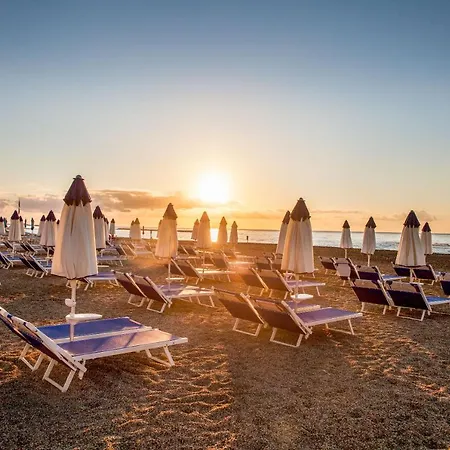 Отель Grand Diana Majestic