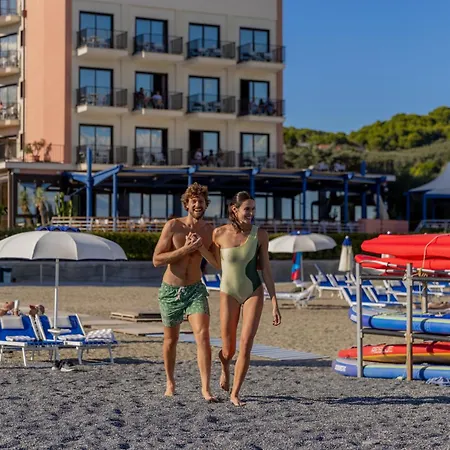 Grand Diana Majestic 4* דיאנו מרינה