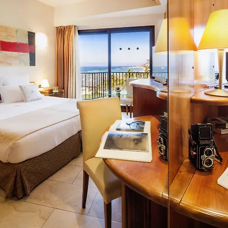 Отель Grand Diana Majestic