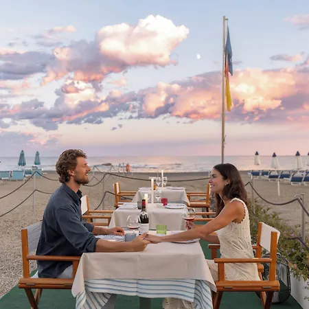 מלון Grand Diana Majestic 4*