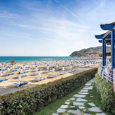 Grand Diana Majestic Отель Диано-Марина